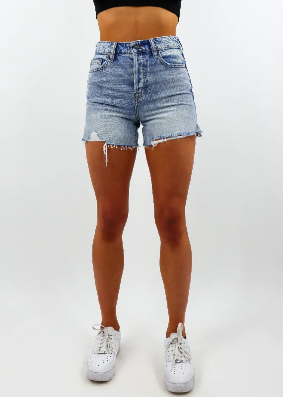 Zoey Bermuda Jean Shorts ★ Light Wash