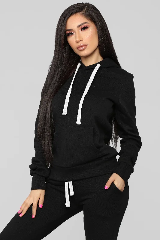 Relaxed Vibe Solid Hoodie - Black