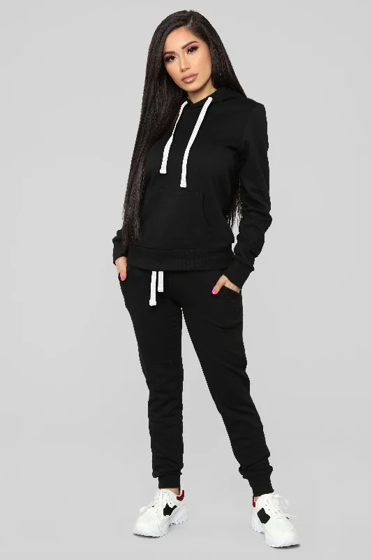 Relaxed Vibe Solid Hoodie - Black