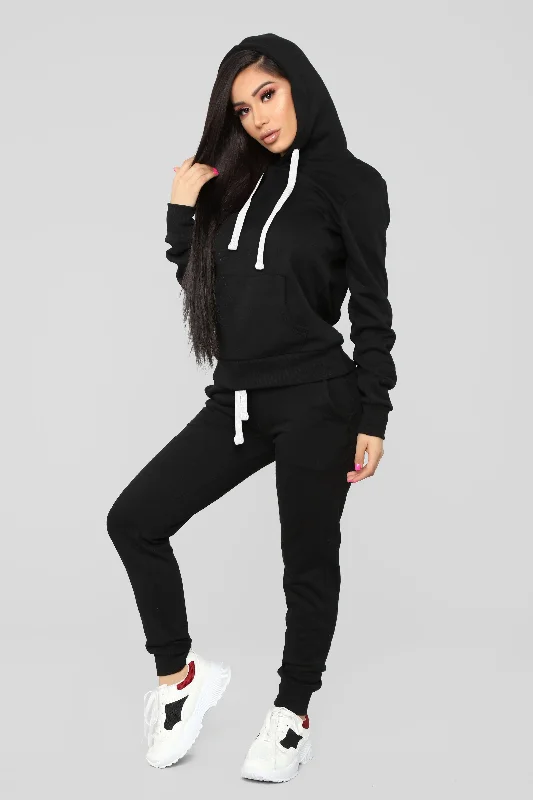 Relaxed Vibe Solid Hoodie - Black