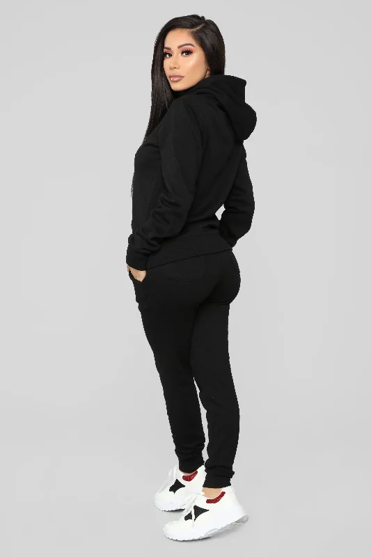 Relaxed Vibe Solid Hoodie - Black